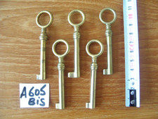 LOT A605BIS DE 5 CLÉ CLÉS