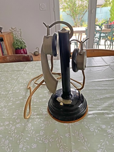 Ancien téléphone cornet
