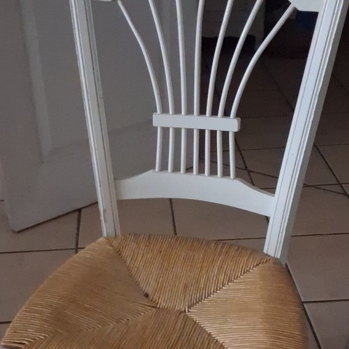 Chaise intérieur bois blanc