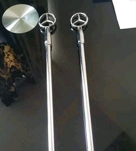 Mercedes parking pole fender - parking,