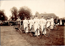 A tandem team, Bicycle