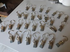 lot de 28 pinces à cintre pour foulard , cravate , vetement à pendre