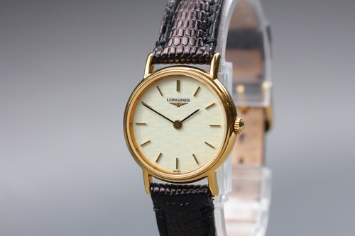 Presque comme neuve montre - [presque, neuve]