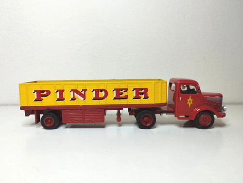 Camion transport gradins