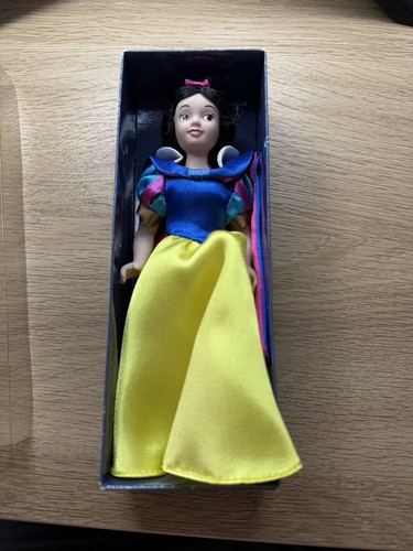 Disney poupée blanche neige - poupée,
