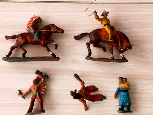Lot figurines far - de,