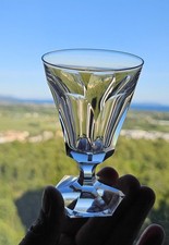 8 VERRES A VIN BLANC EN