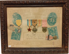 09/25 (REF375) Diplôme et médailles guerre 14/18 sous cadre french medal