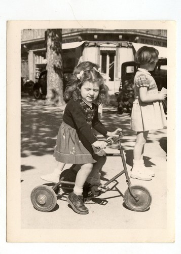 Petite fille vélo - à, tricycle