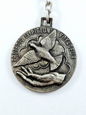 KEYRING - TRAVELER PIGEON - National Federation COLOMBOPHILE - metal 1960s