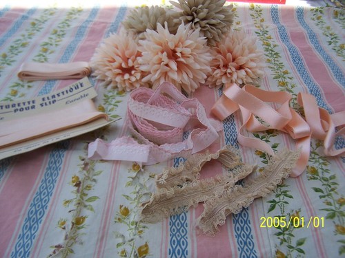 Antique haberdashery lot - ., silk