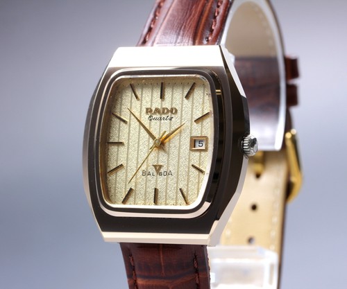 Presque comme neuve montre - *presque,