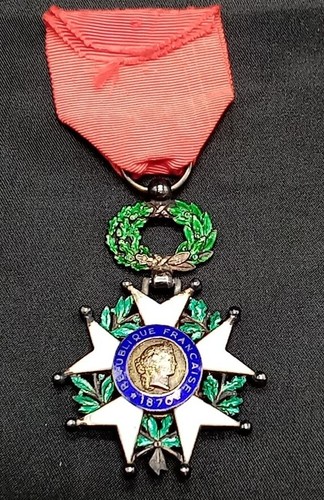 Médaille décoration - -,