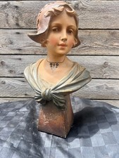 Loulou Buste femme en plâtre