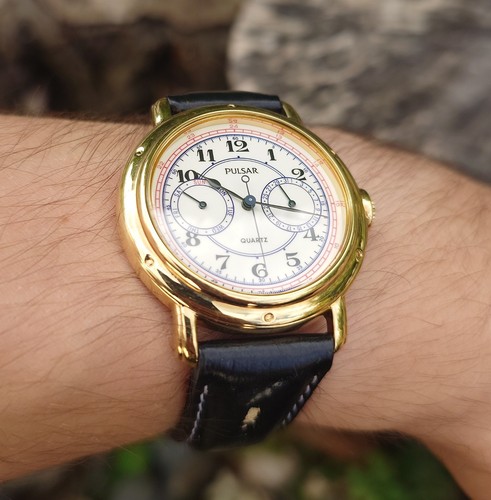 Montre vintage pulsar quartz - montre,