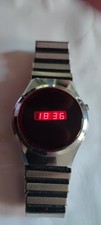 très belle montre Led Rouge des années 80 de 35,5 mm  fonctionne parfaitement 