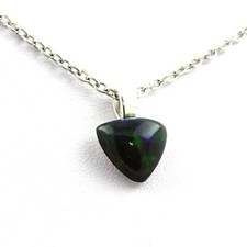 Collier Opale noire. 5.79 ct