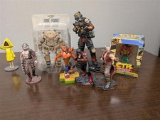 Lot of Gaming Figures/statuettes Totaku, Titanfall, Crash Bandicoot, Tekken etc