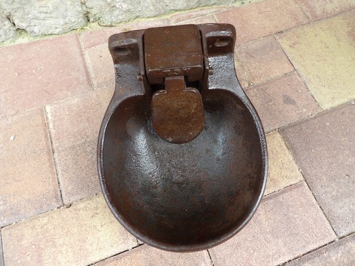 Antique t3n cast - iron, watering