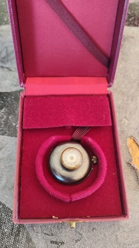 Montre boutonnière ancienne - montre,