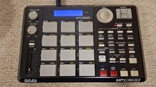 AKAI Professional MPC500 Sampler Sequencer Portable Music Production Occasion