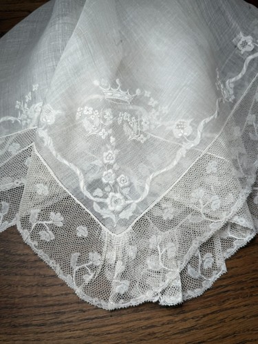 Dentelle ancienne fin linon - dentelle,