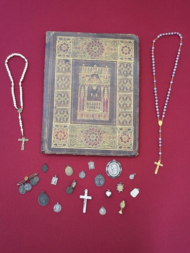 Lot médailles religieuses - lot,