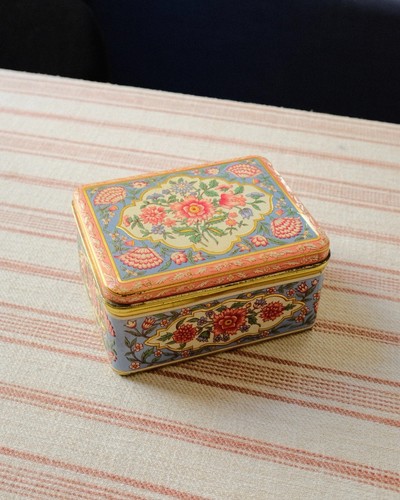 Petite boite vintage fleurie
