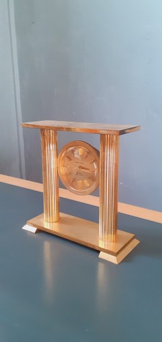 Pendule table dorée avec - de,