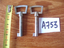 LOT A753 DE 2 CLÉ CLÉS CLEFS