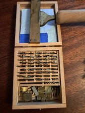 Police de caractère dorure