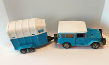 VINTAGE  voiture JEEP  avec