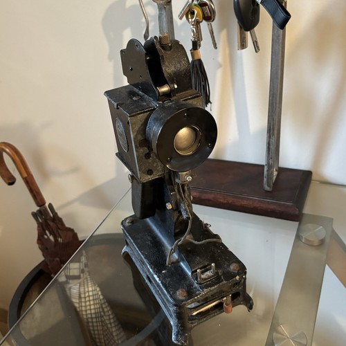 Ancien projecteur cinéma - ancien,