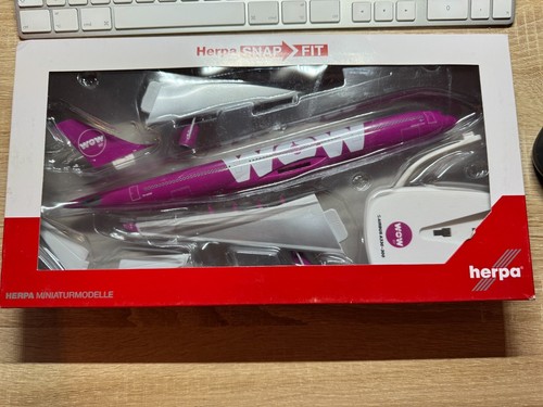 Herpa snap 611282 - avion, wow