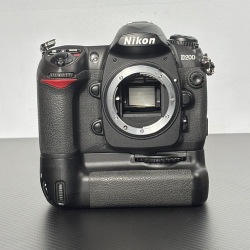 Nikon d200 d 200 - d-200, low