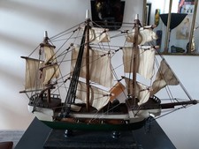 Maquette bateau navire à