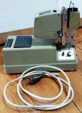 Projecteur Dukane à vue fixe pour films 35mm