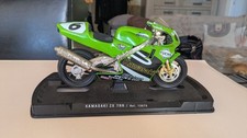 Moto collection miniature : Kawasaki ZX 7RR Guiloy Vert ref : 13675 