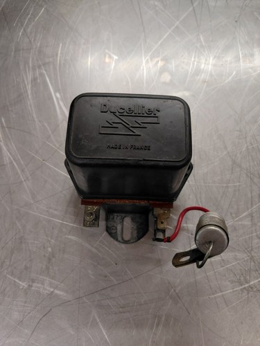 Régulateur tension 12v - de,