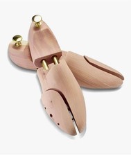 Embauchoirs en cèdre –