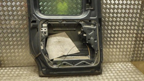 Porte laterale gauche