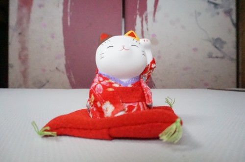 Petit chat chanceux japonais