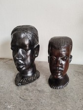 Têtes Africaines En Ébène. Bustes Africain En Bois