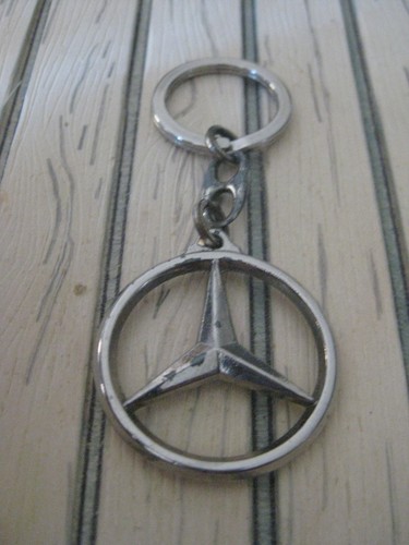 Porte cles automobile - porte, metal