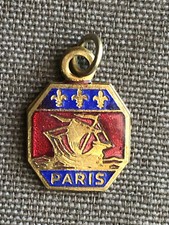 beautiful Paris pendant badge sold under occupation - enamel model