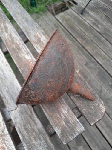 Entonnoir ancien metal - ancien,