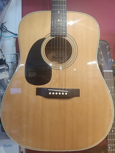 Guitare acoustique pour