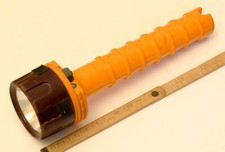 Ancienne torche de plongée