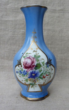 VASE EN PORCELAINE DE