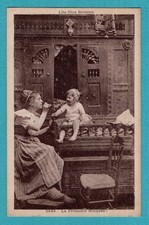 Lits Clos Bretons : " La Première Becquée "  / CPA - Carte-Postale /